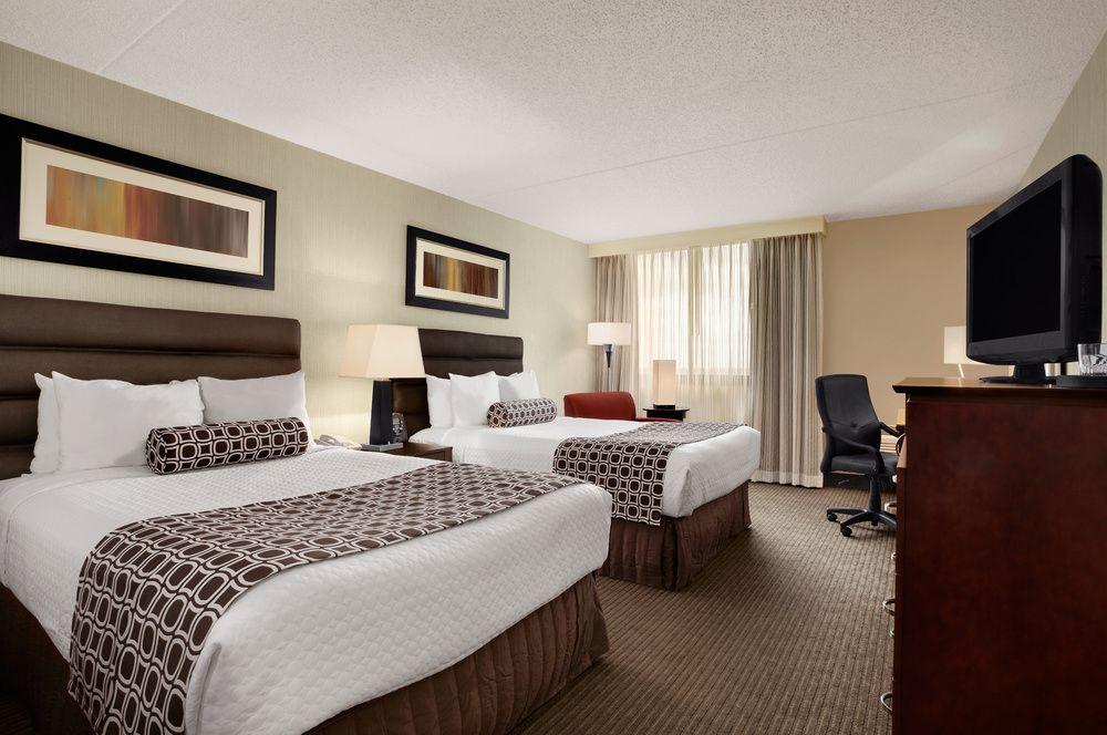 Отель Crowne Plaza Columbus North - Worthington By Ihg Экстерьер фото