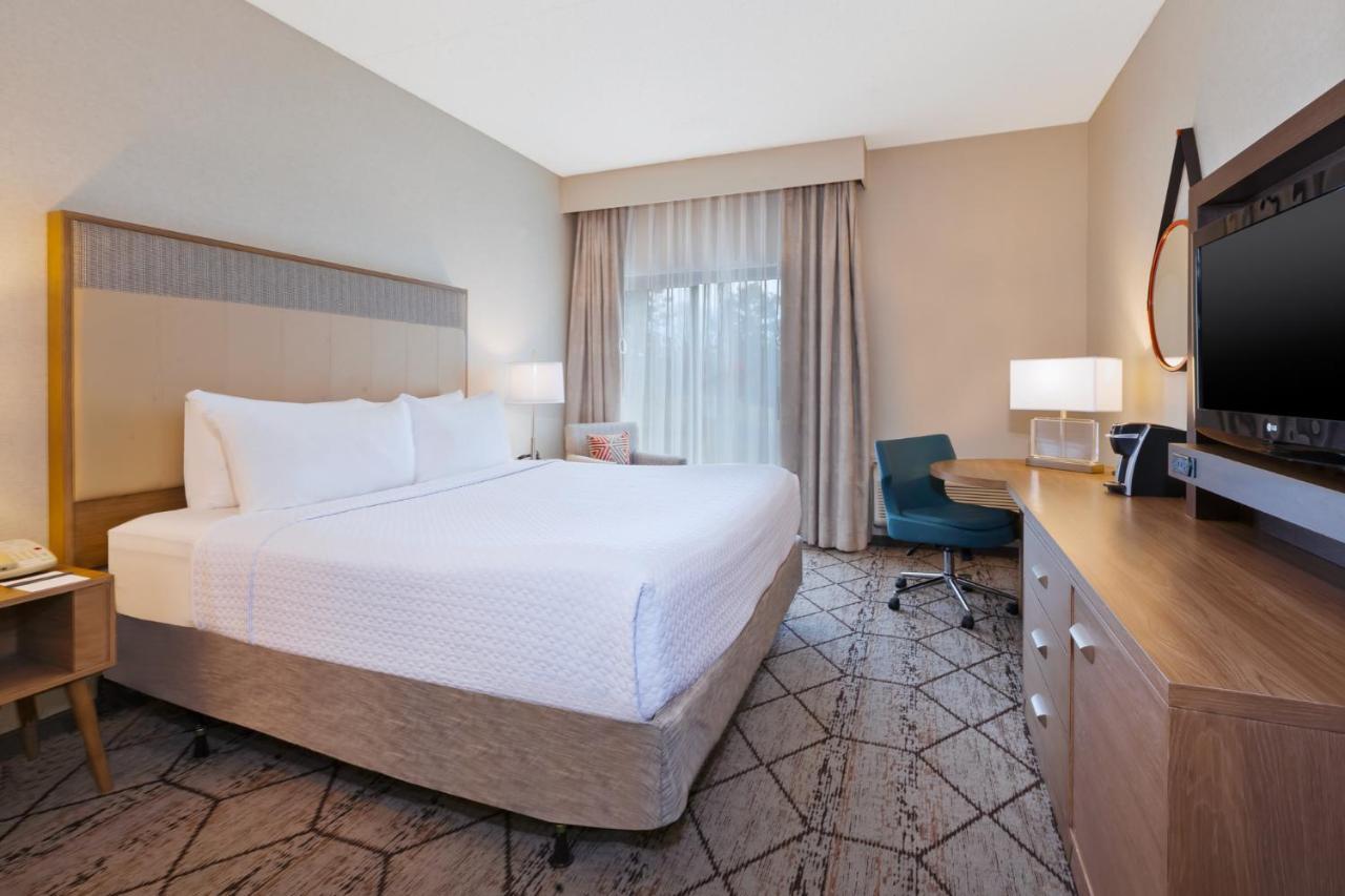 Отель Crowne Plaza Columbus North - Worthington By Ihg Экстерьер фото