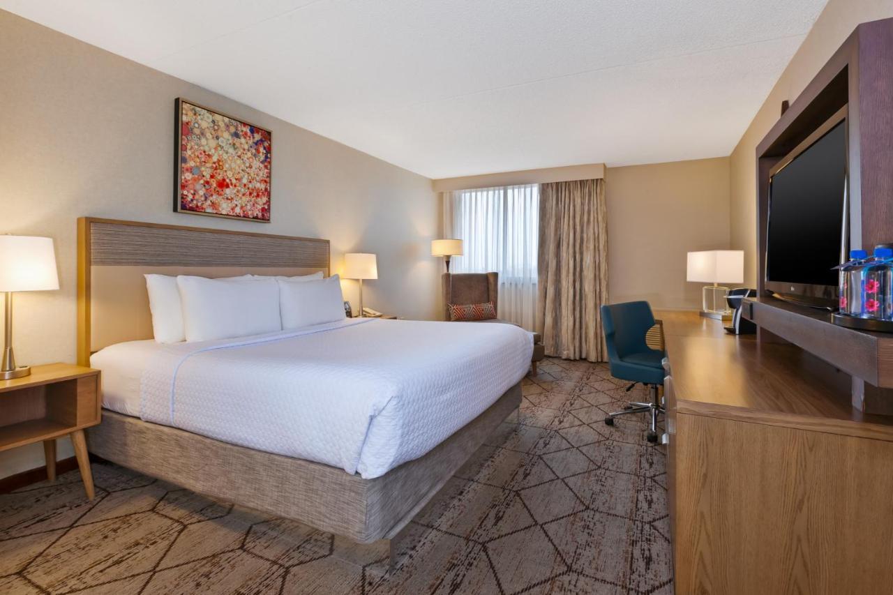 Отель Crowne Plaza Columbus North - Worthington By Ihg Экстерьер фото