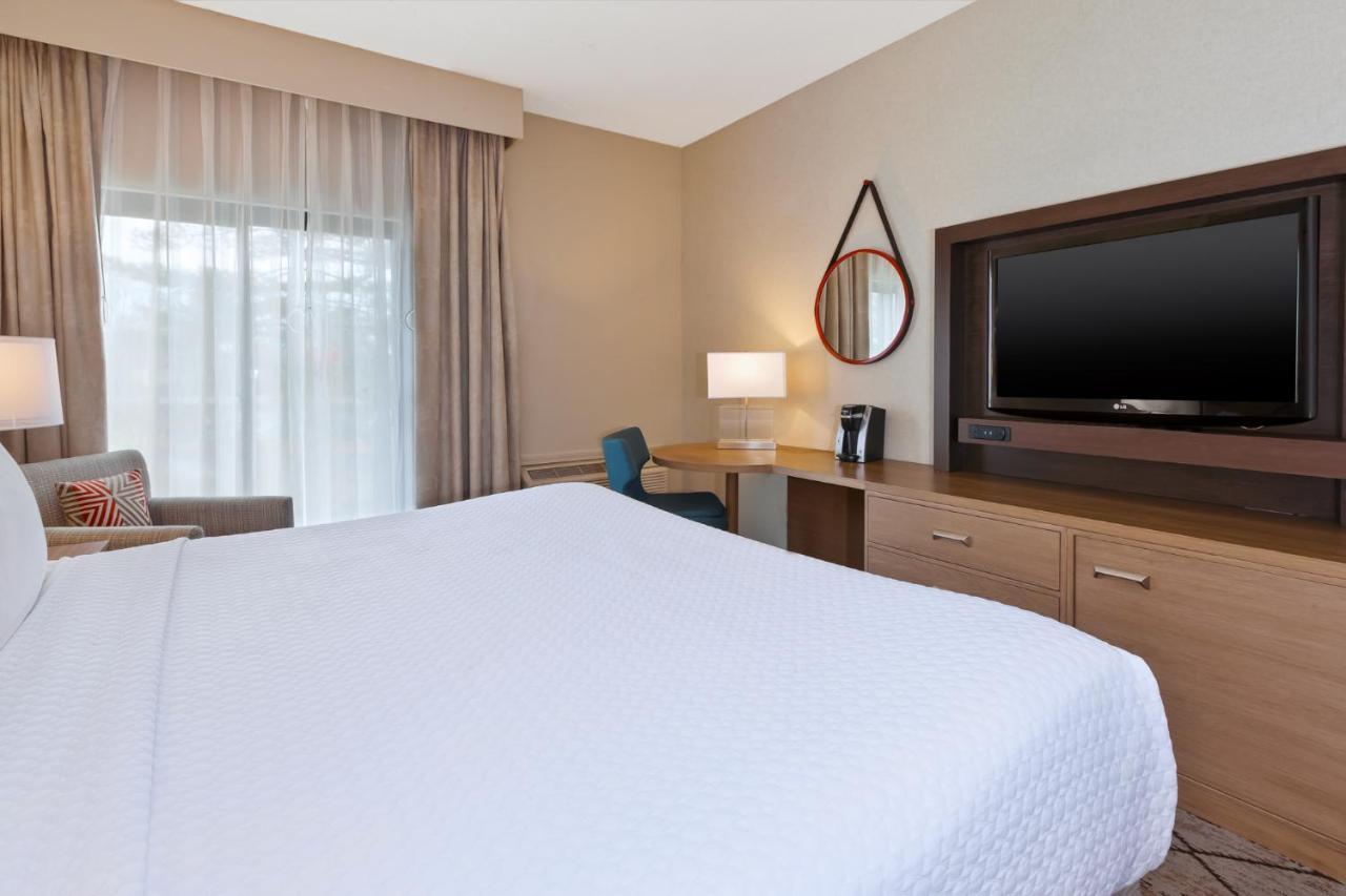Отель Crowne Plaza Columbus North - Worthington By Ihg Экстерьер фото
