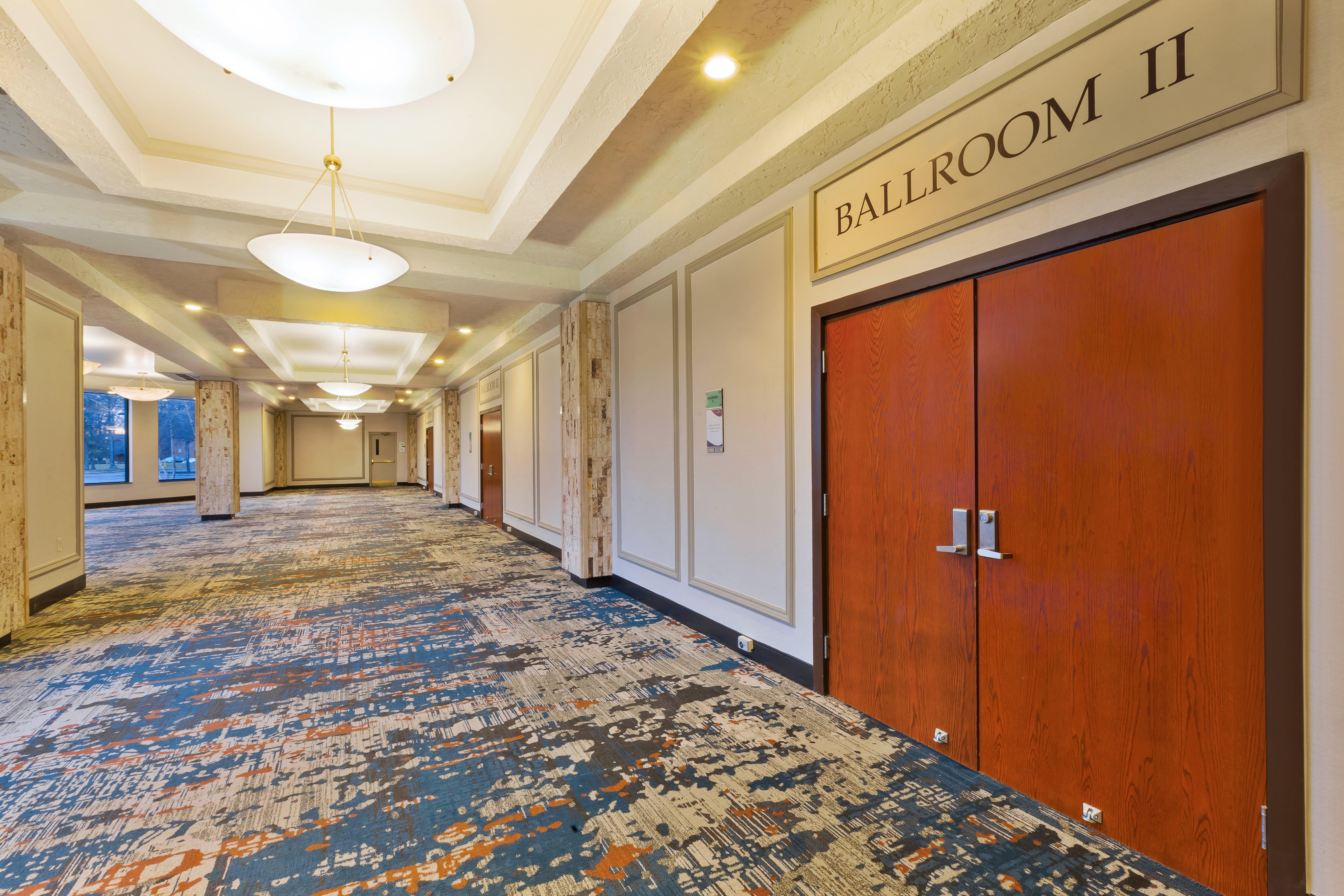 Отель Crowne Plaza Columbus North - Worthington By Ihg Экстерьер фото