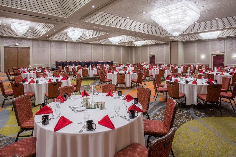 Отель Crowne Plaza Columbus North - Worthington By Ihg Экстерьер фото