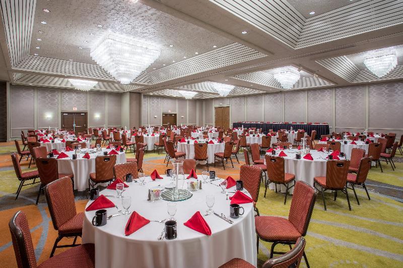 Отель Crowne Plaza Columbus North - Worthington By Ihg Экстерьер фото