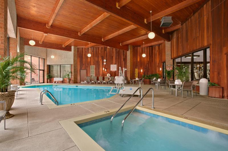 Отель Crowne Plaza Columbus North - Worthington By Ihg Экстерьер фото